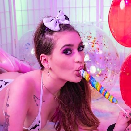 Her lollipop is going to make you cum hard VR Porn Video